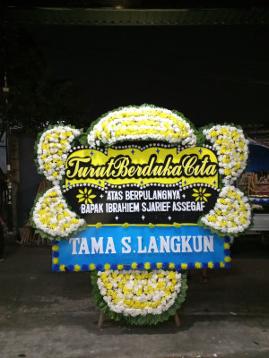 Papan Bunga Duka di Sukawana